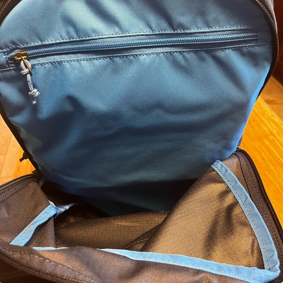New Unisex 30 L Columbia 🎒 Backpack!! - Picture 5 of 16